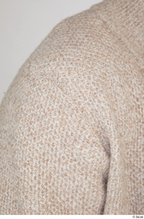 Yoshinaga Kuri brown sweater upper body 0002.jpg